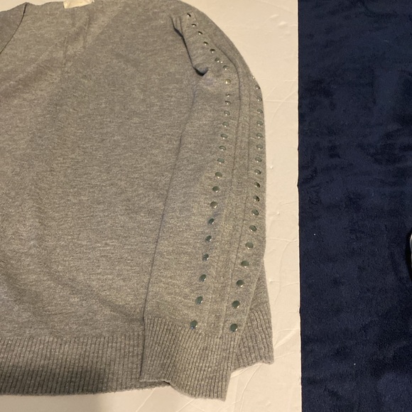 Essentials Milano size large cardigan, gray color with silver decorations. - Picture 6 of 6